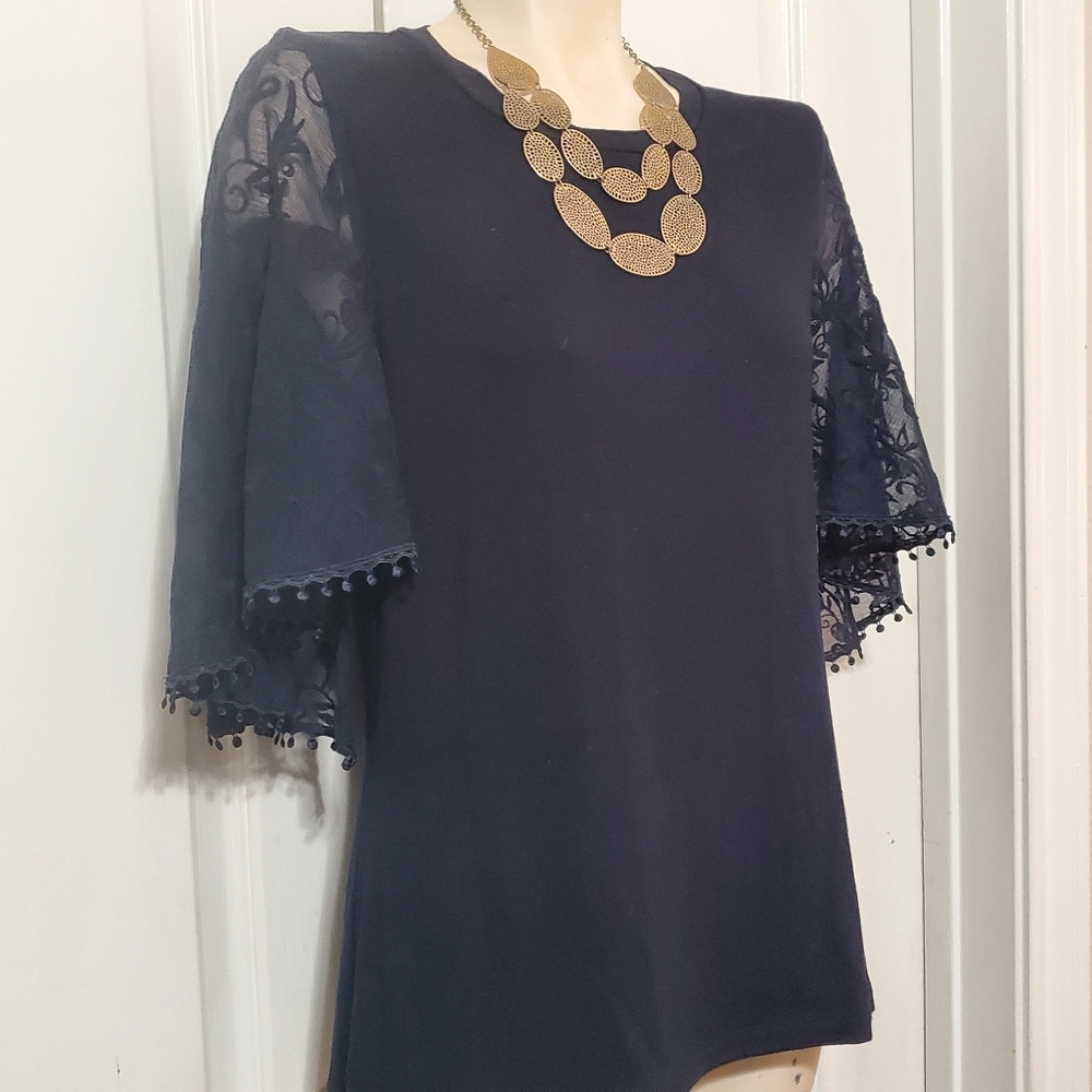 Navy Blue ELIE TAHARI knit top with lace sleeves. - Picture 2 of 6
